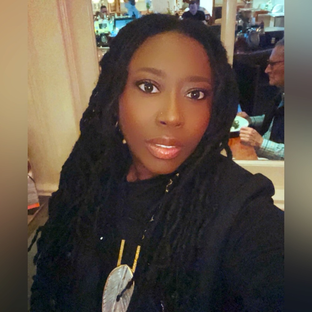 Meet your Posher, Anetra